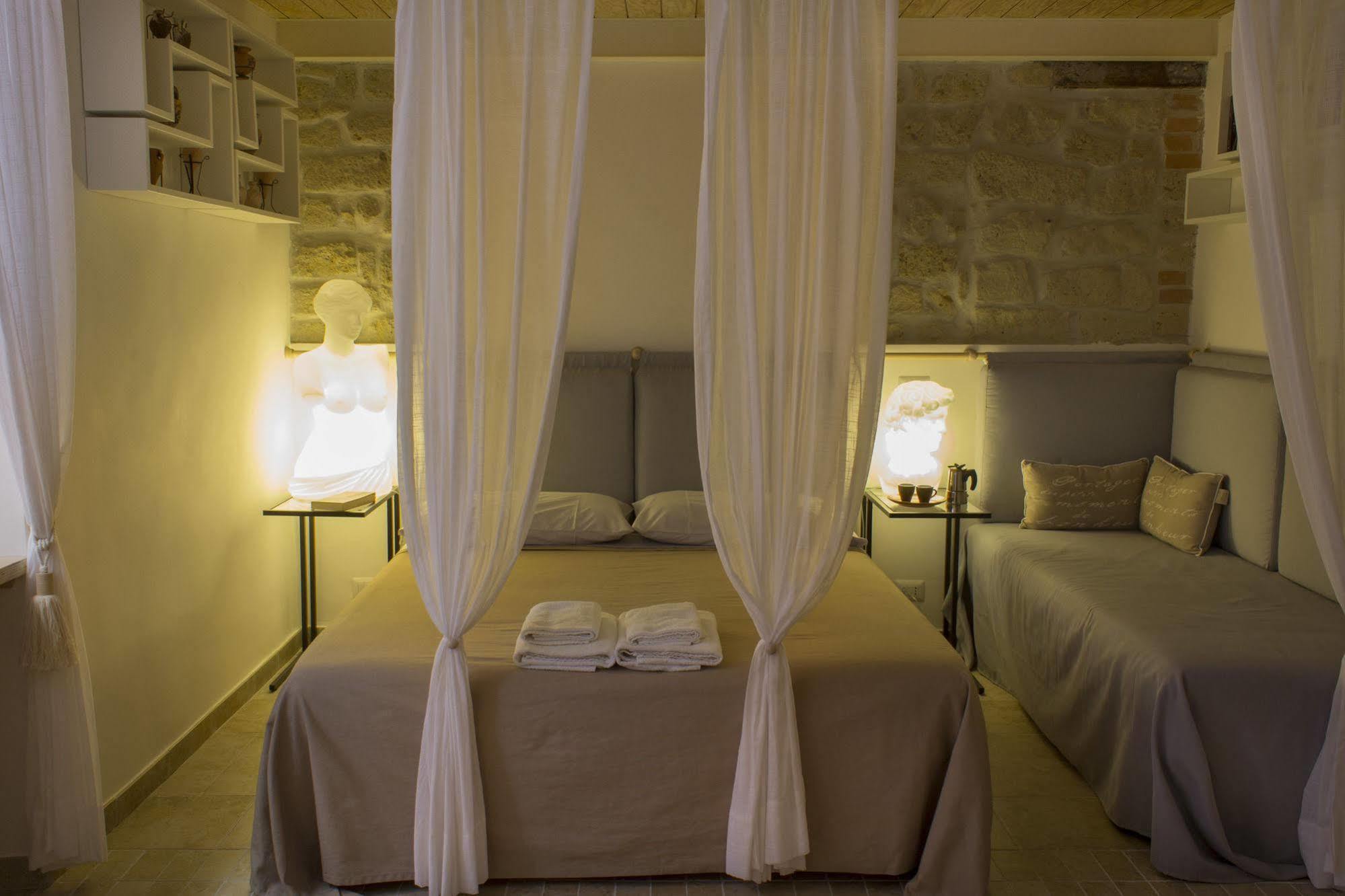 Casa Latina Bed & Breakfast Napoli Dış mekan fotoğraf